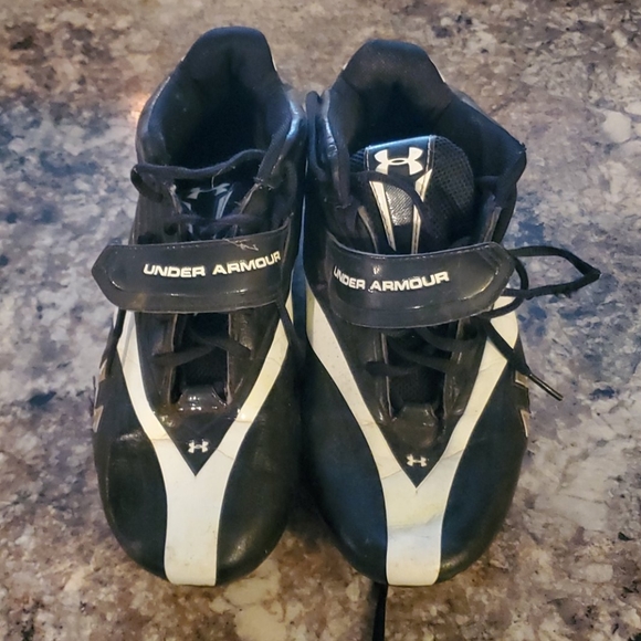Mens size 9 Under Armor cleats - Picture 2 of 4